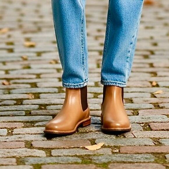 NISOLO Carmen Chelsea Boot Almond Leather Women’s Size 7 New in Box  Sustainable - Picture 1 of 14